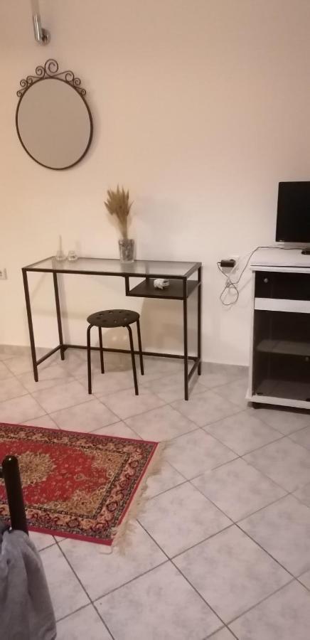 Apartment Menidistudios